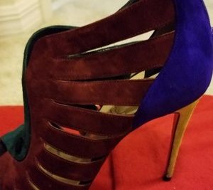 Christian Louboutin Toot Mignon 100,  size 5